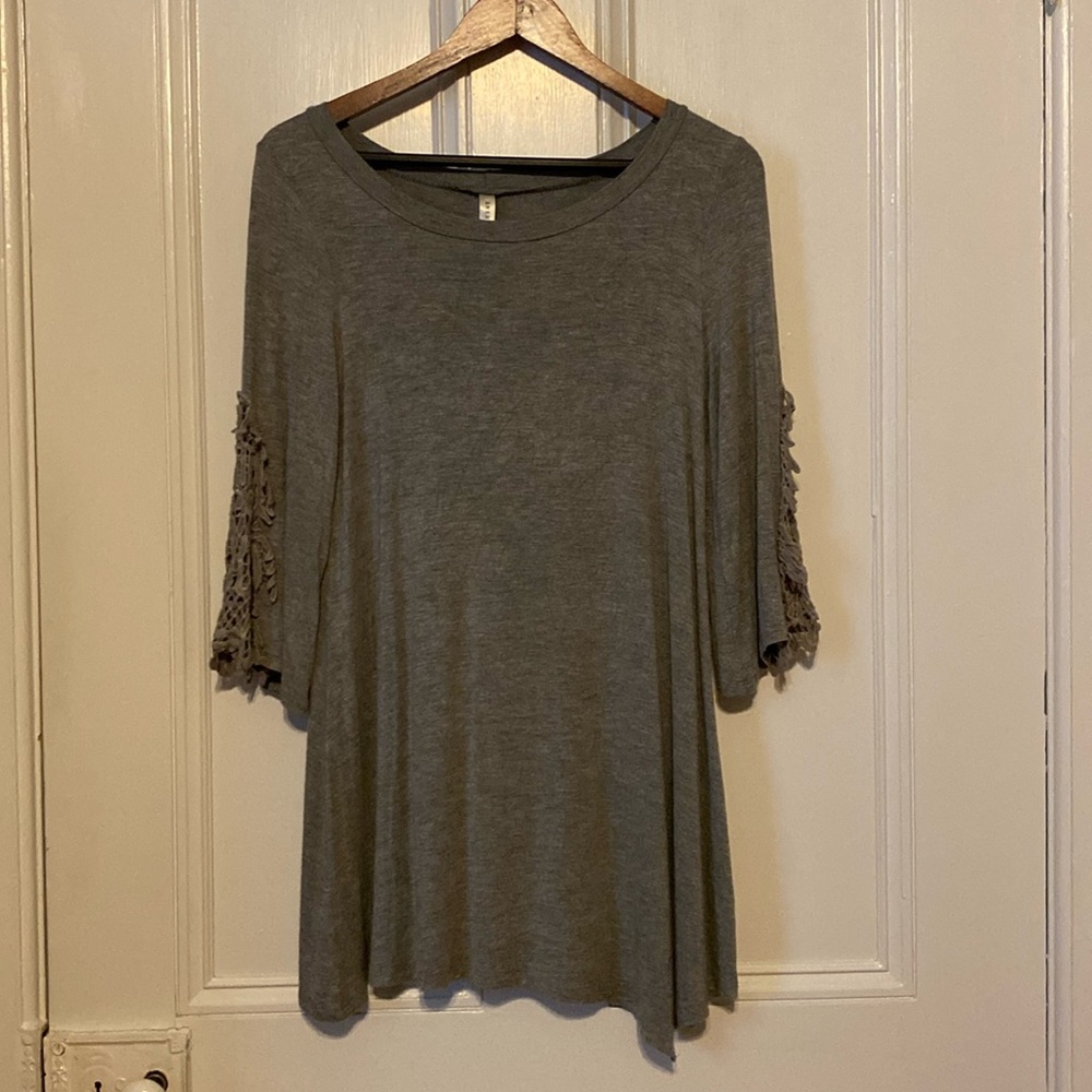 EMERALD Gray Lace-sleeved Tunic- Size Medium